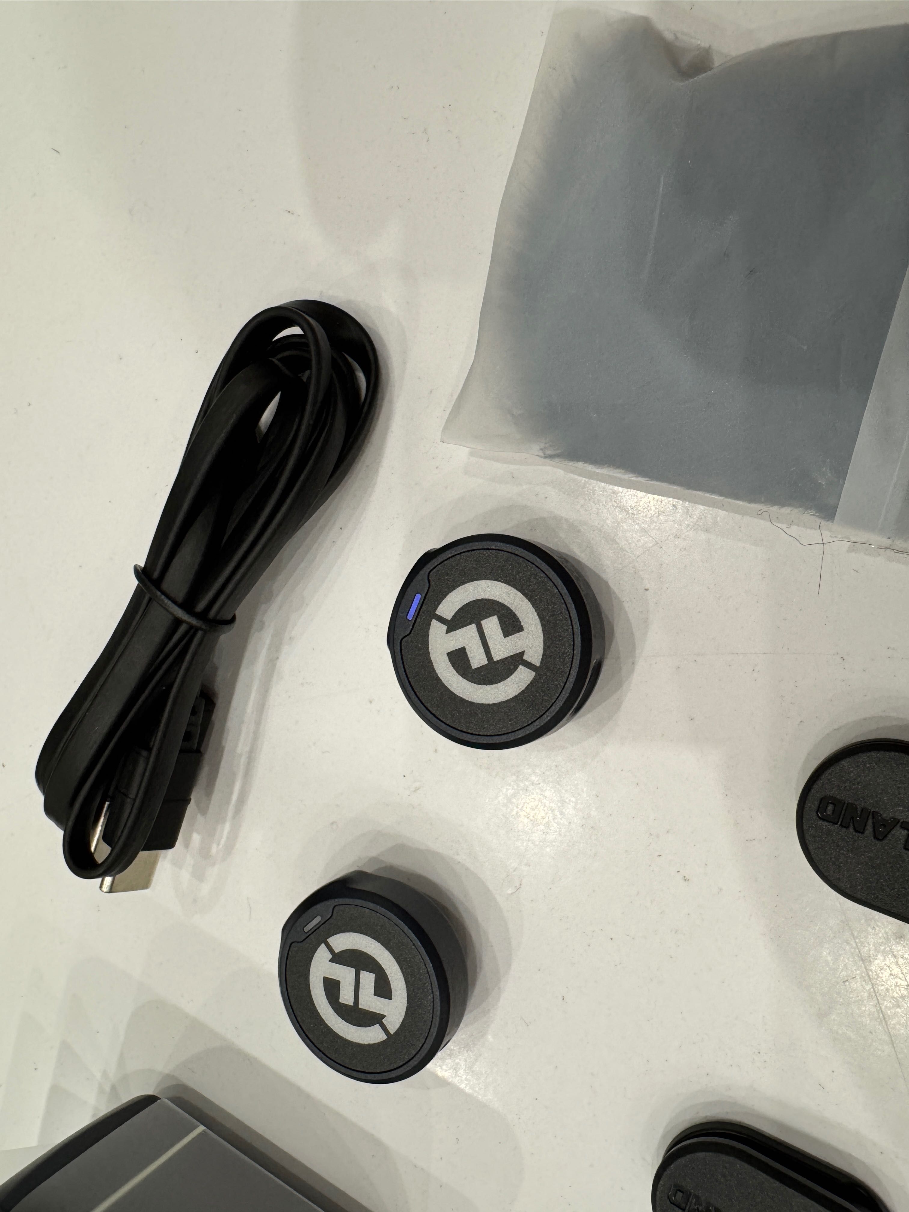 Hollyland Lark M2 USB-C Lightning Combo окремі частини для мікрофону