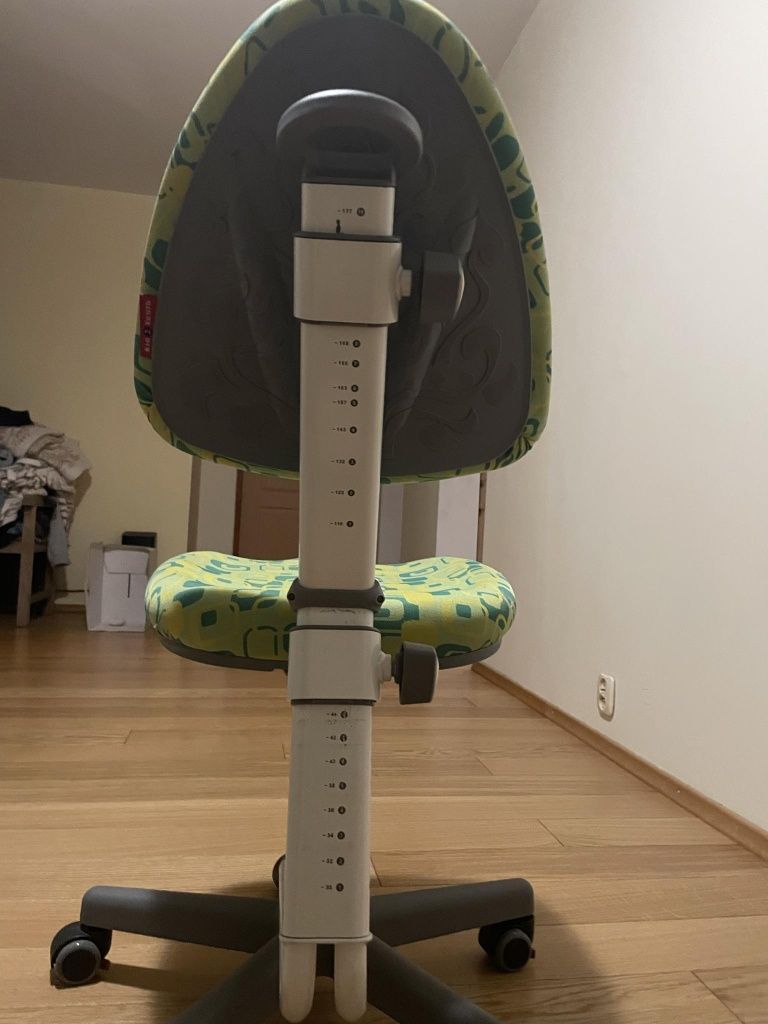 Krzesło ergonomiczne do biurka dla dziecka