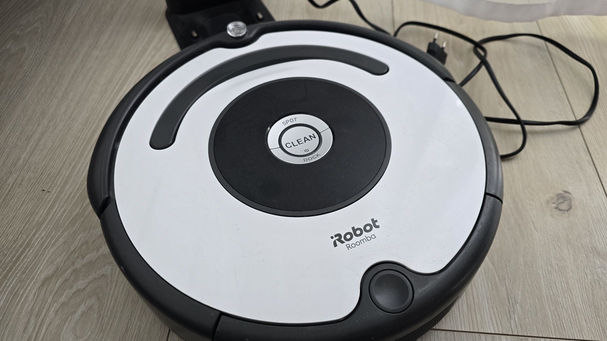 iRobot Roomba 675