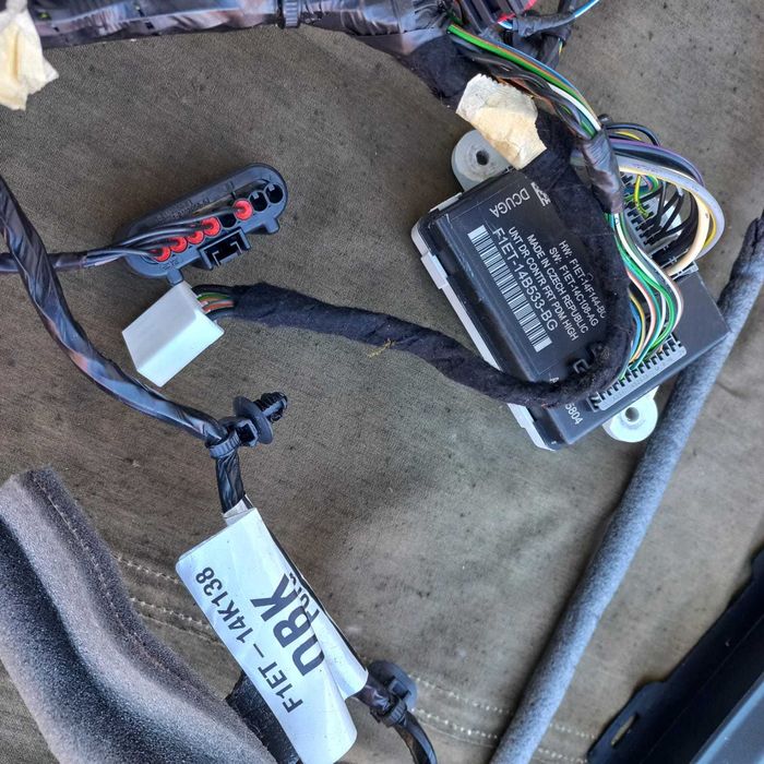 Зовнішня ручка водійських дверей з безключовим доступом FORD FOCUS 3