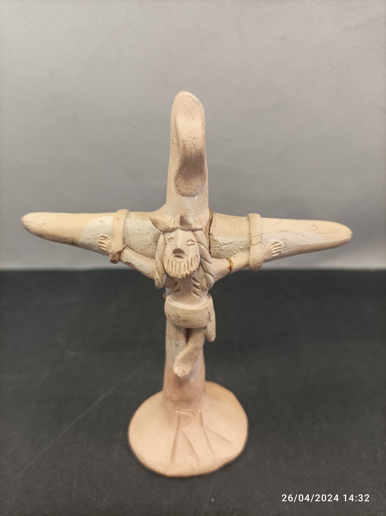 Crucifixo Rosa Ramalho