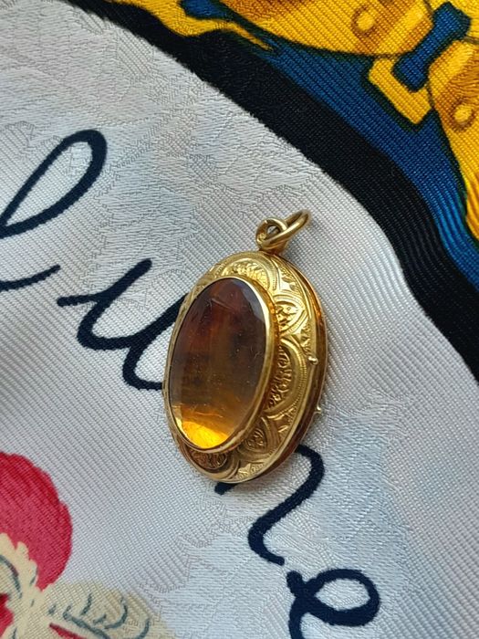 Wisiorek Art Deco Francja Złoto 750 Sekretnik Paryż Certyfikat