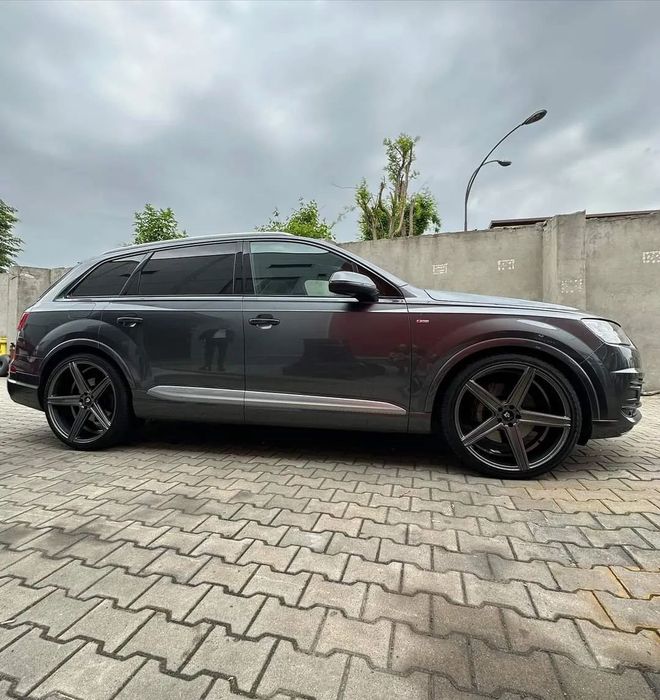 Audi Q7 Audi Q7 - S Line