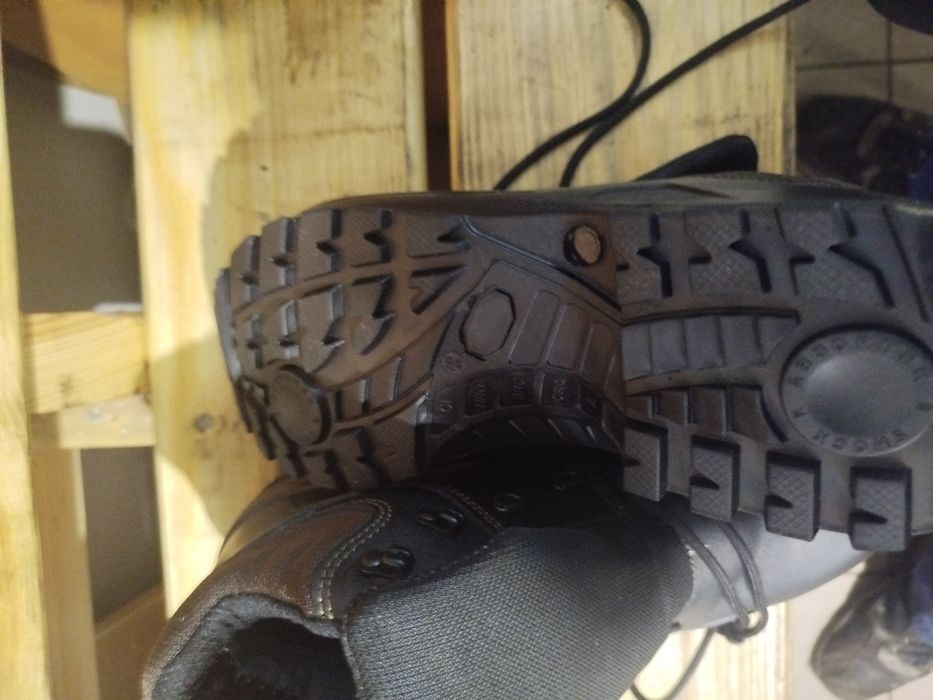 Ботинки робочі нові 44р