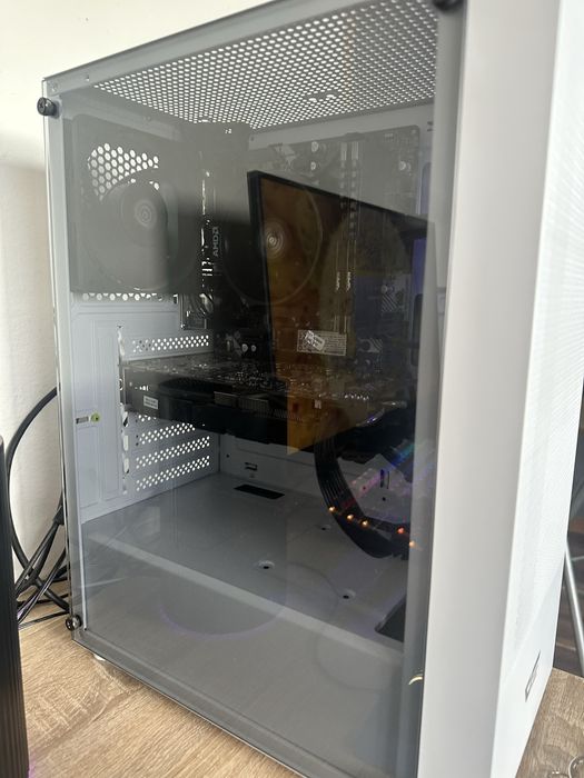 Komputer + monitor do gier i pracy