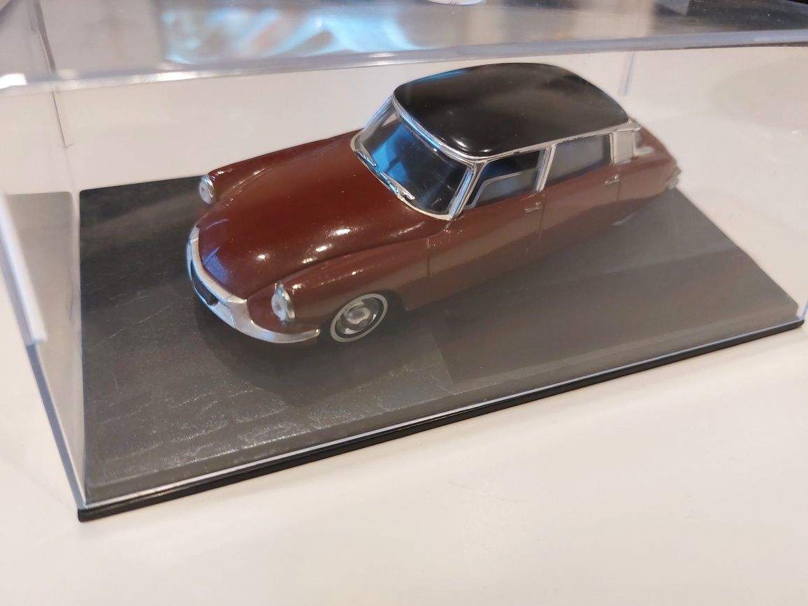 Solido Citroen DS19 [1/43]
Solido Renault Dauphine  [1/43]