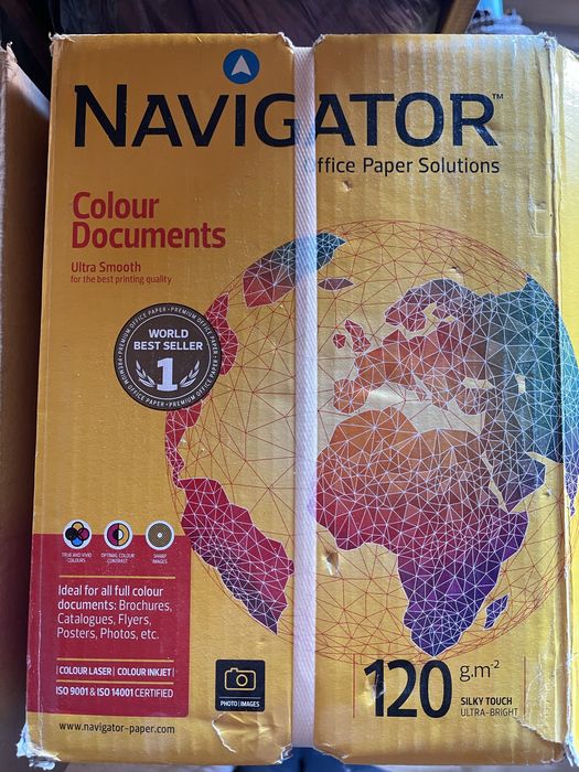 Vendo caixa com 8 resmas A4 de 120g