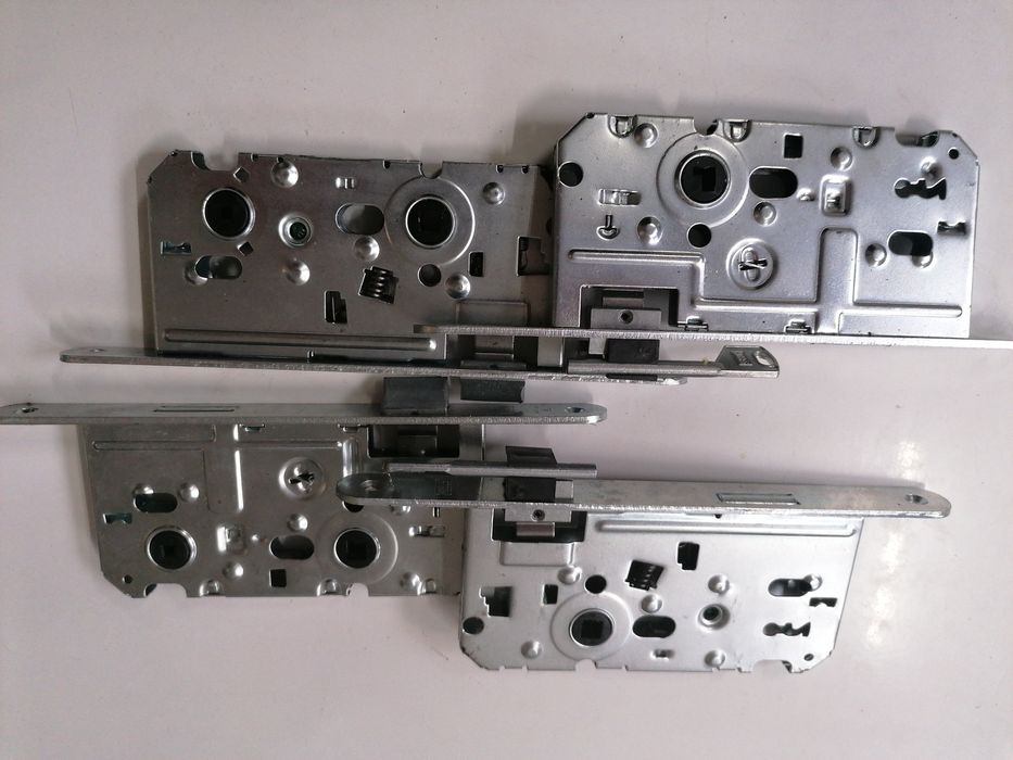 Zamek wpuszczany łazienkowy, 72/55 prawy HOBES