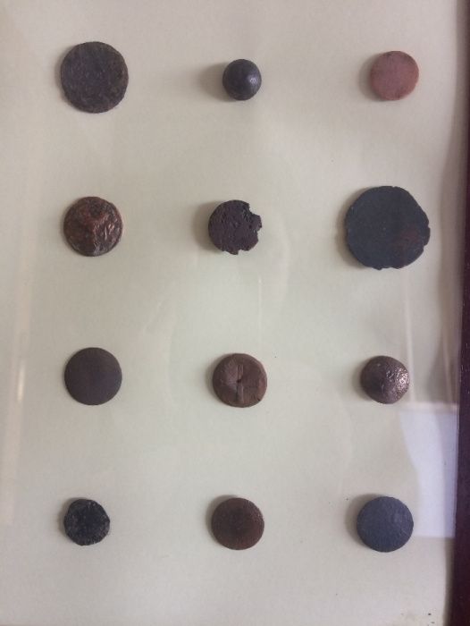 Quadro com botões da Época Medieval - Séc. XV - XVIII
