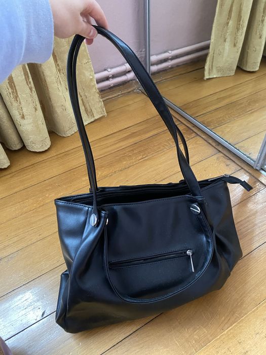 Велика чорна сумка