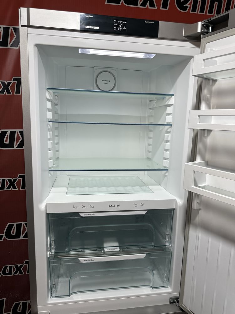 Топ , великий холодильник Liebherr 2 м , 70см