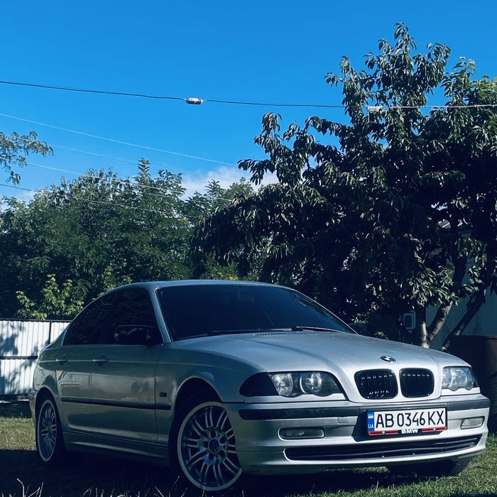 Доброго дня в продажі BMW 320i