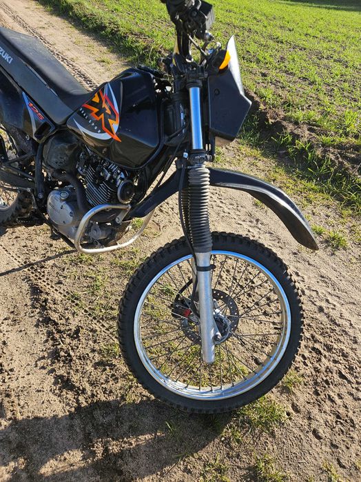 suzuki dr 125 SE