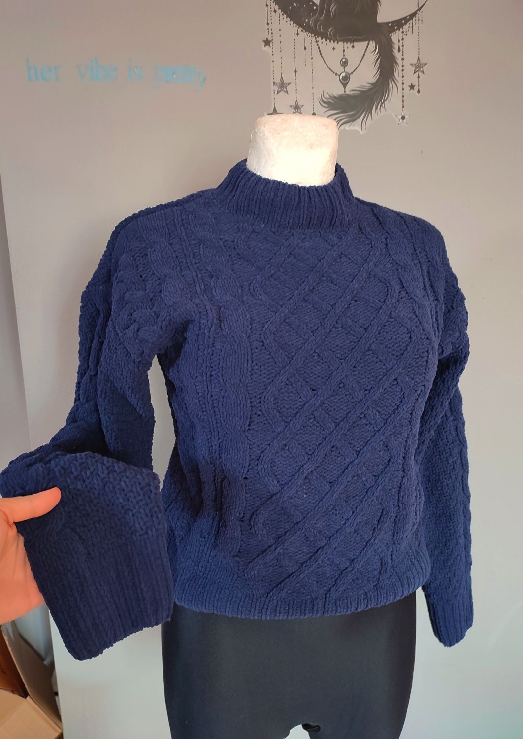 Granatowy sweter z metką Primark oversize