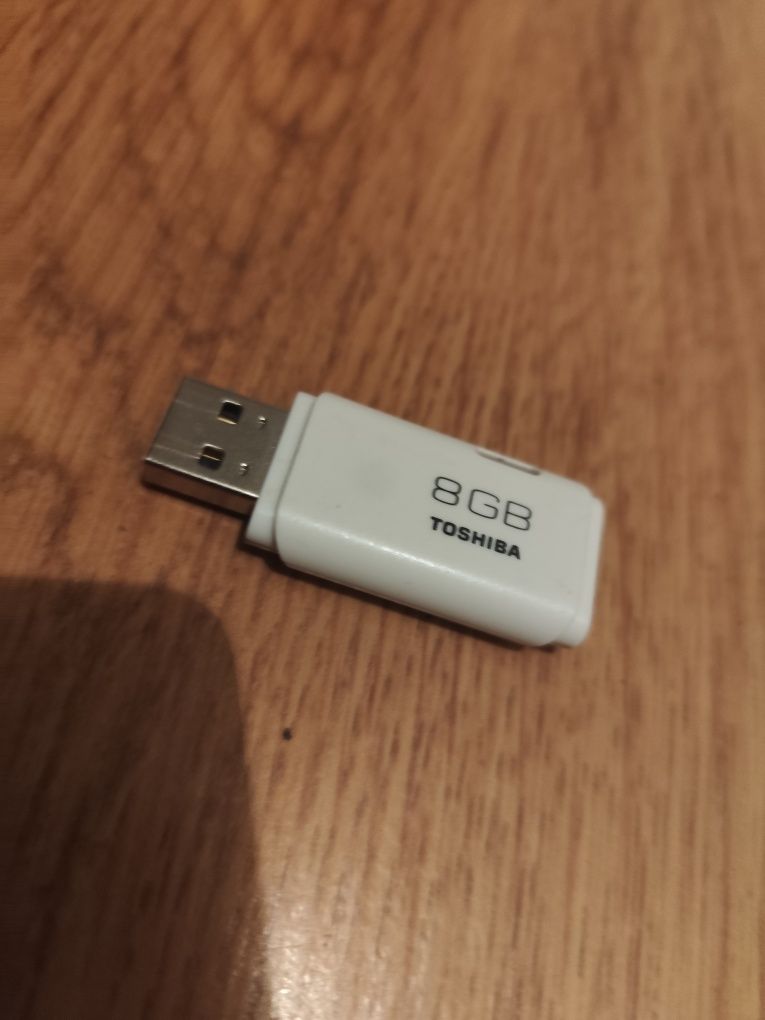 Pendrive Toshiba 7.8 GB