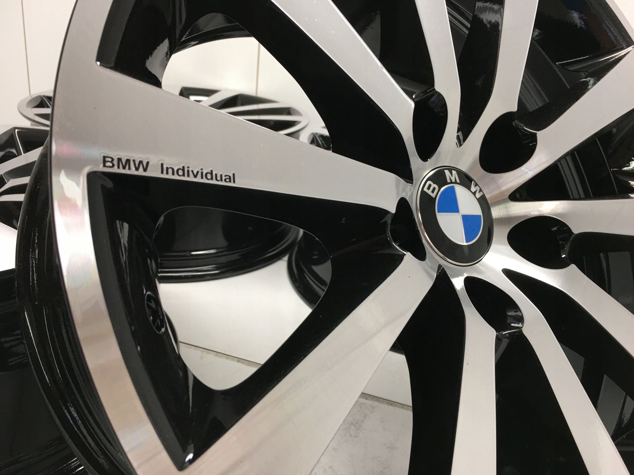 Felgi 18 BMW VW T5 T6 8J ET30 Super Ideal