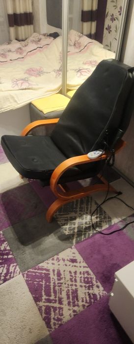 Fotel profesjonalny do masażu w bardzo dobrym stanie, skóra