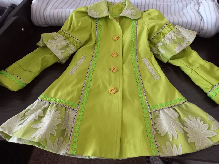 Плащ, куртка для девочки, демисезонная