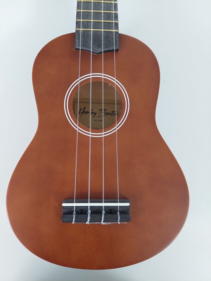 Ukulele sopranowe Harley Benton UK-11DW zestaw - uszkodzone