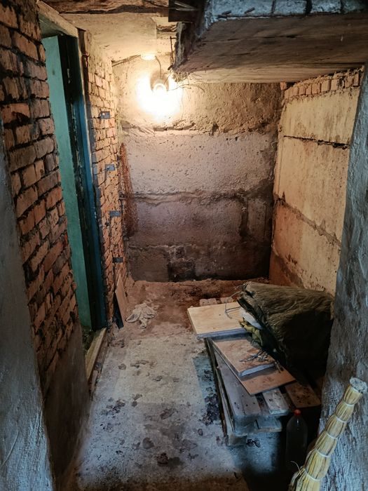 Продам гараж за білим замком