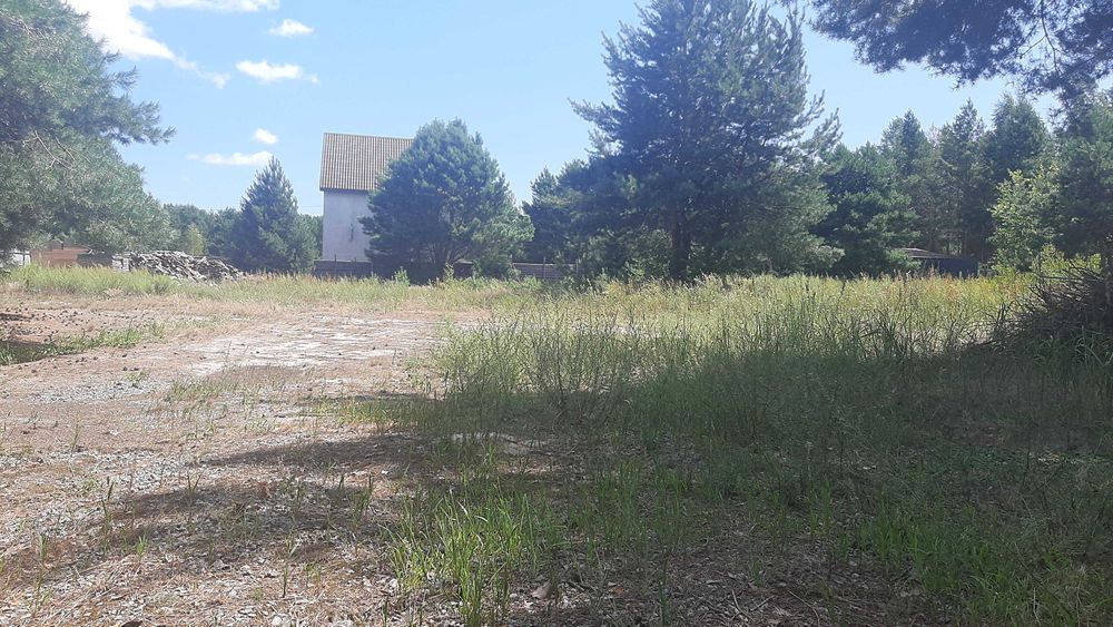 Продам ділянку 45сот Біля лісу та озера під Києвом. Всі комунікації