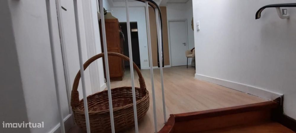 Quarto - localizado em Paranhos Porto