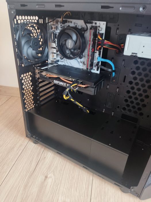 Komputer stacjonarny AMD Ryzen 5/GTX 1660 super/NVME do gier