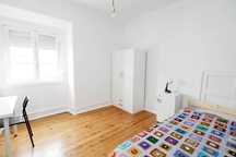 Quarto individual - Junto ao Metro