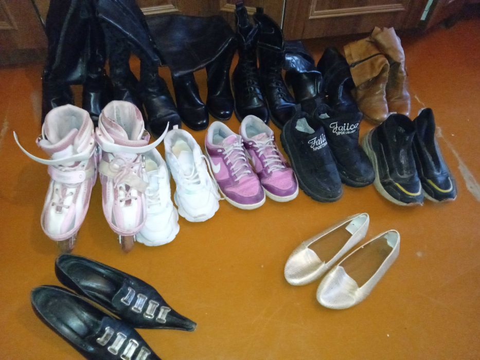 Взуття для двчинки .