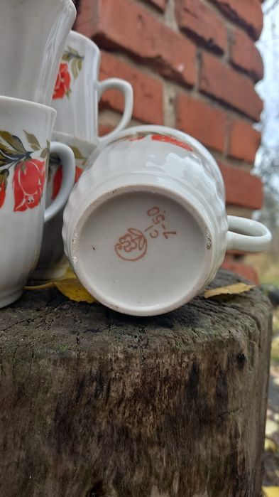 Продам фарфорові чашки