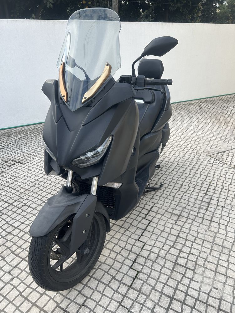 Xmax 300 com Extras