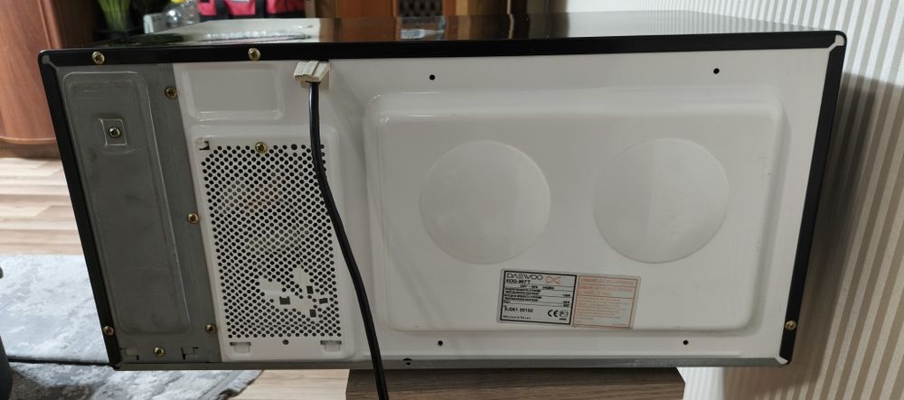 Мікрохвильова піч + тостер Daewoo KOG 868 Відмінний стан. Два в одному