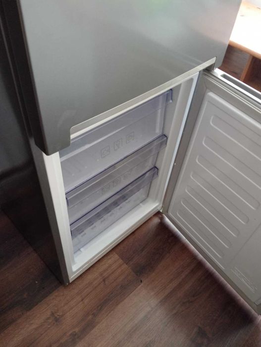 Lodówka Beko  RCSA300K30SN