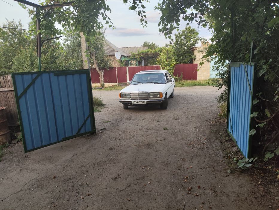 Продам мерседес 123 дизель 3л