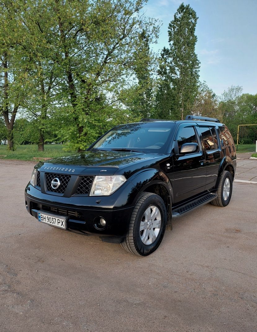 Продам Nissan Pathfinder в хорошем состоянии