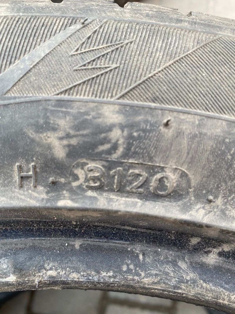 Зимова резина 205/55 r16