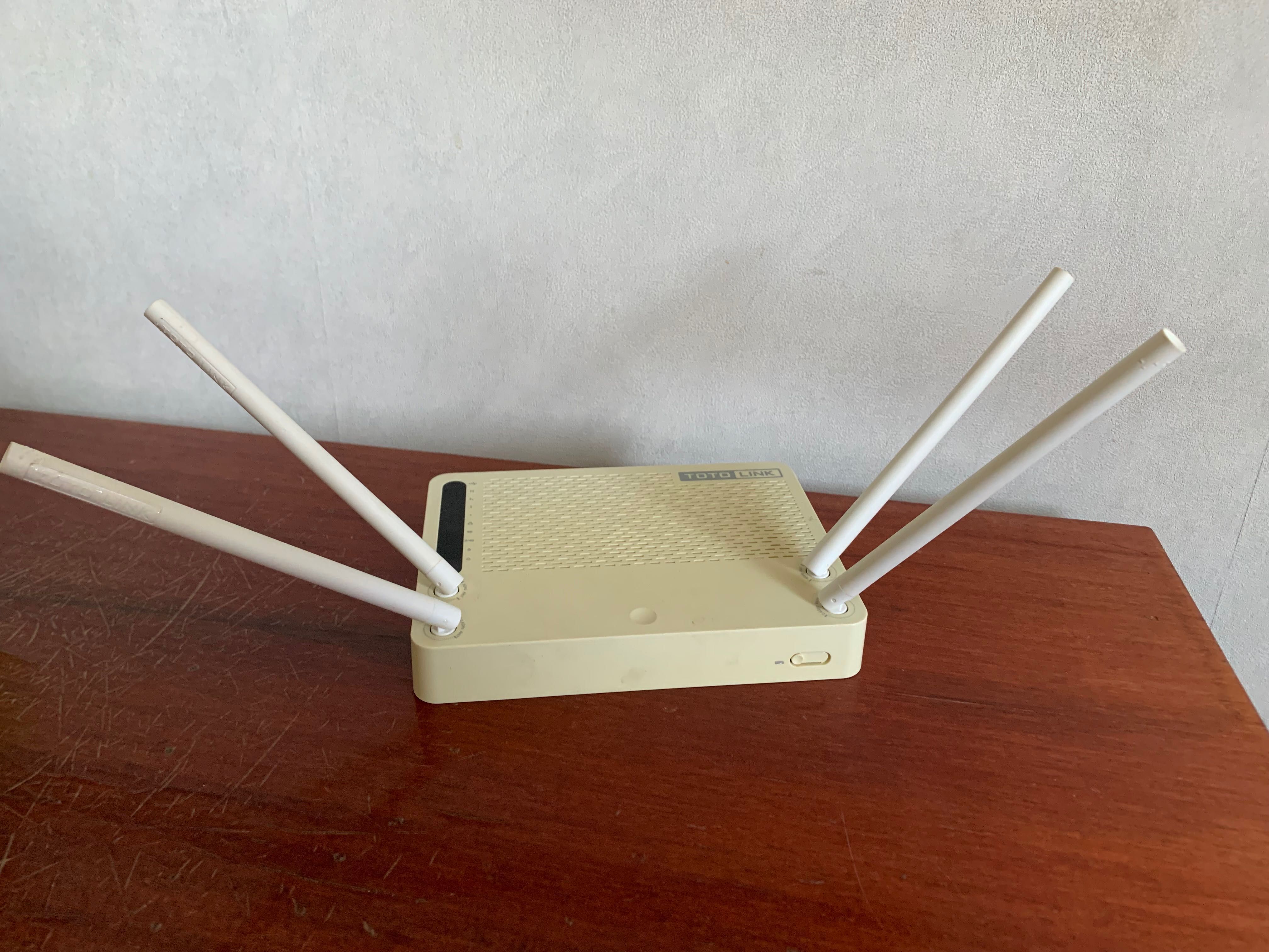 WI FI маршрутизатор TOTOLINK A3002RU