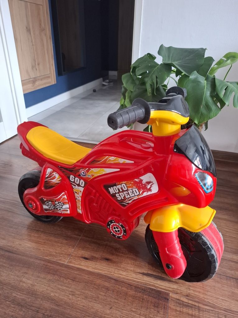 Motor jezdzik dla dzieckq