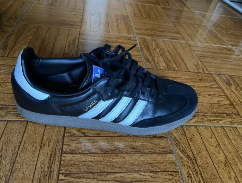 Sapatilha adidas samba