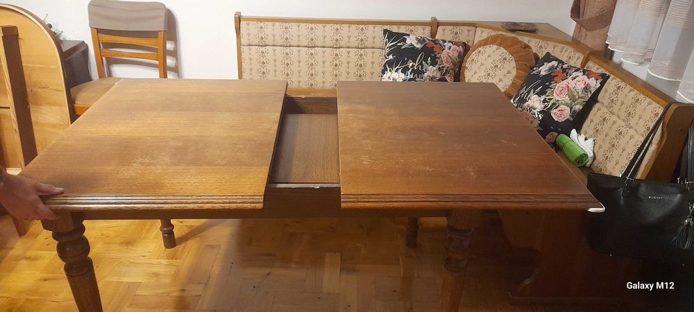 Stół drewniany rozkładany do sprzedania