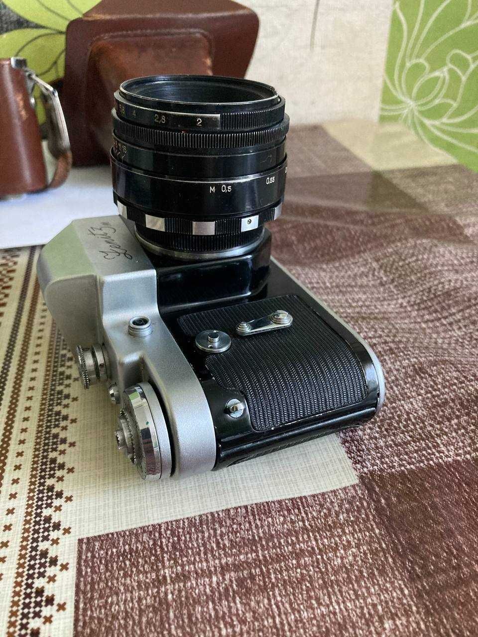 Продам фотоапарат Zenit 3M с объективом Helios 44