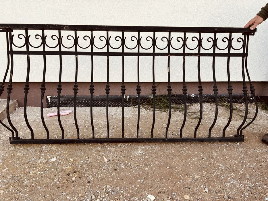 Balustrada stalowa , kuta , malowana proszkowo bardzo ladna