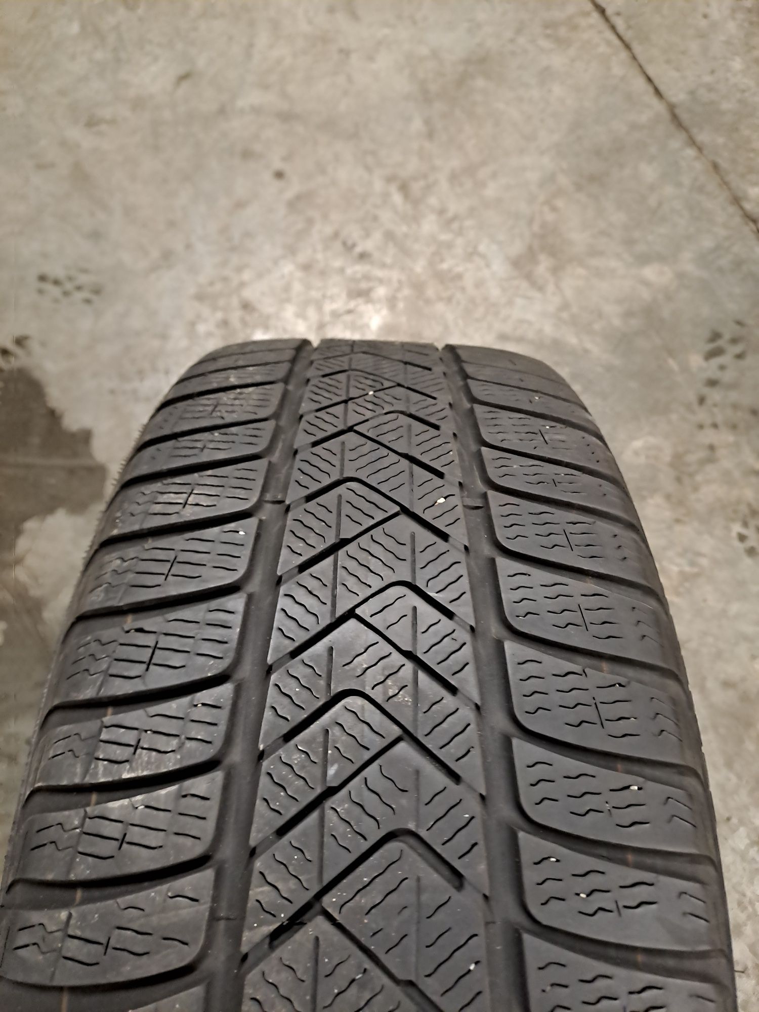 Opony zimowe 245/45/19 Pirelli sottozero 3