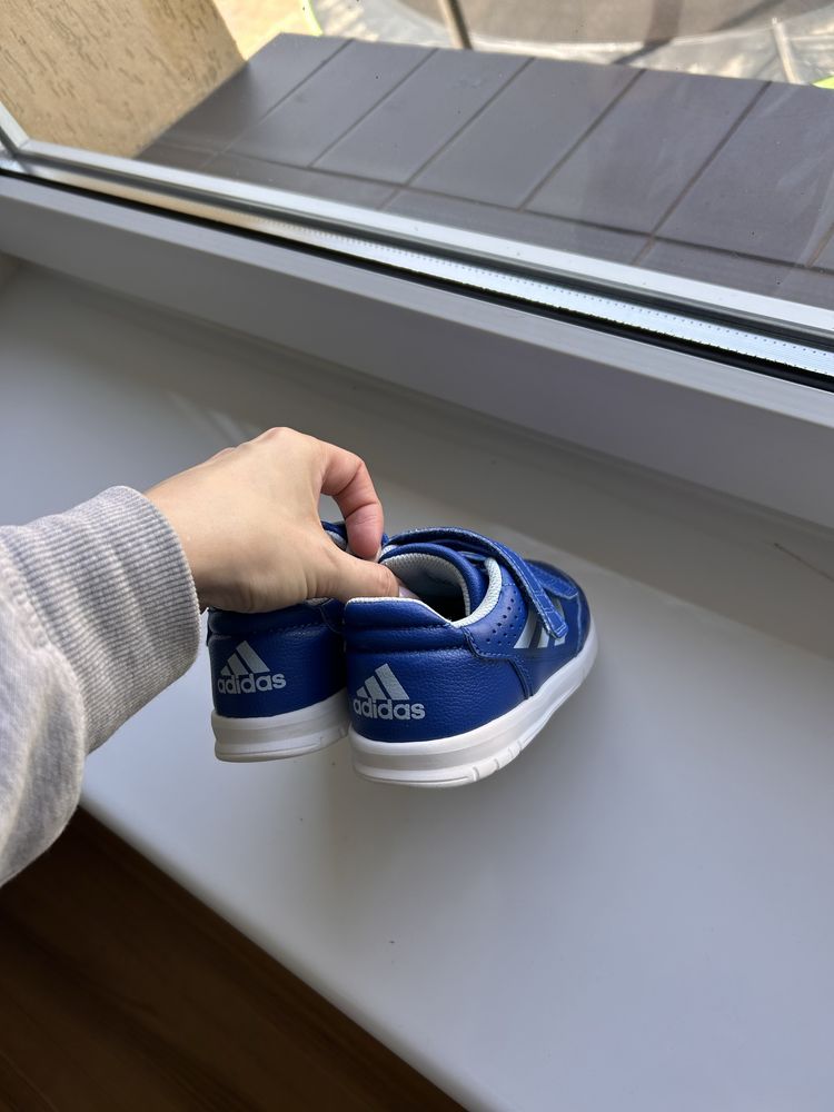 Butu adidas 27 niebieskie dziecięce performance dla chłopca sneakers