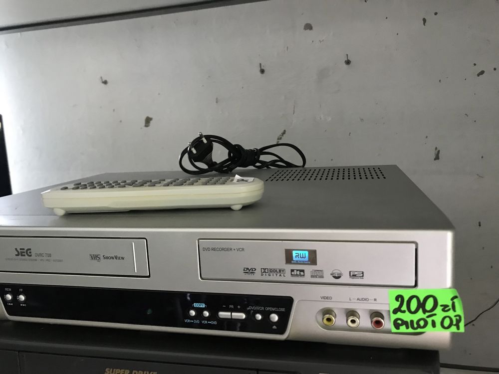 Video Cassette Recorder/DVD Recordsr DBRC 700