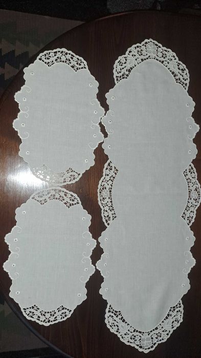 Naperons (3) em linho "Bordado Manual da Lixa"