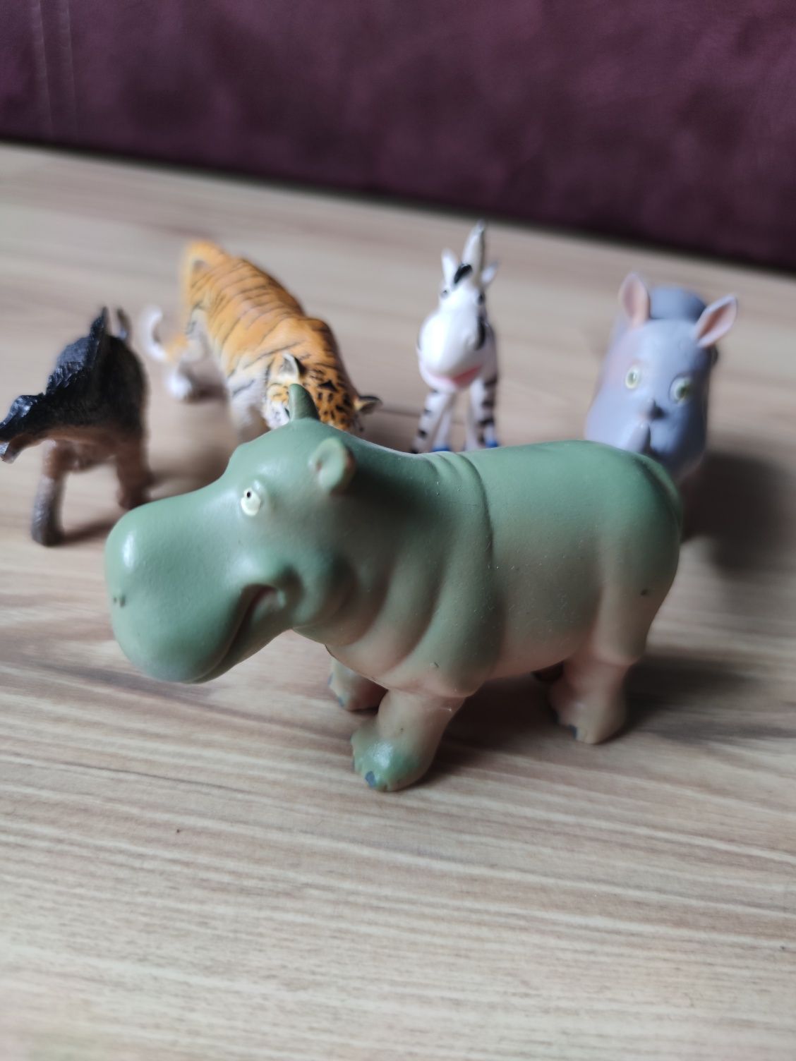 Zwierzęta figurki tygrys dinozaur zebra hipopotam nosorożec