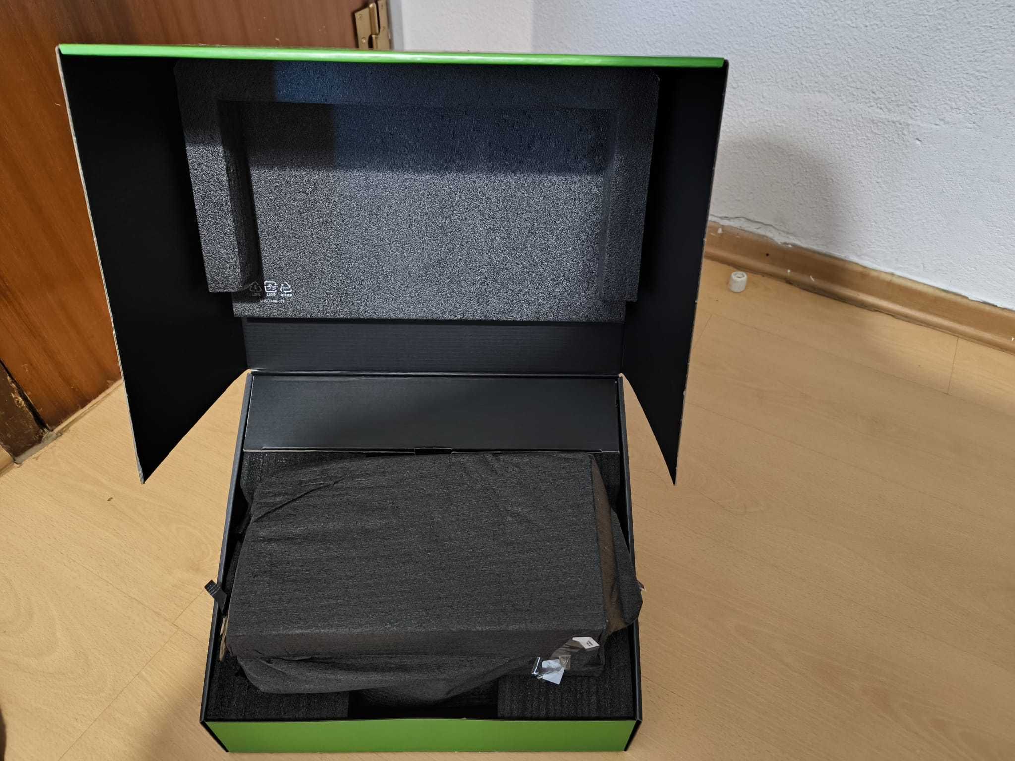 Xbox Series X 1TB + 1 COMANDO