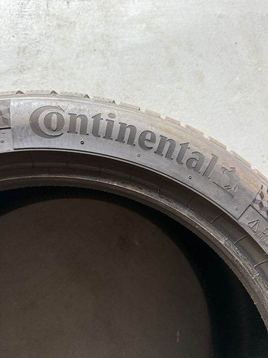 Komplet opon zimowych Continental - 235/45 R18