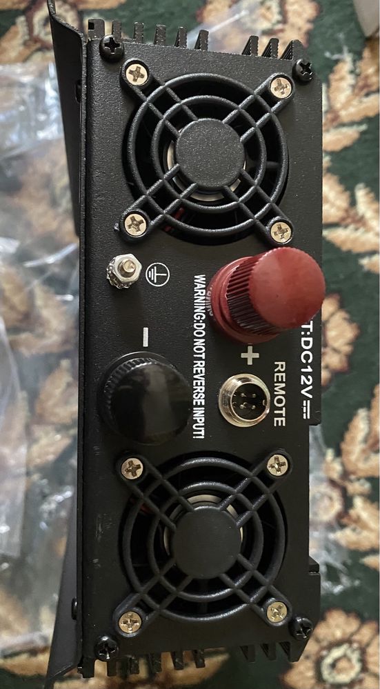 Новий. Інвертор CarClever 1600W